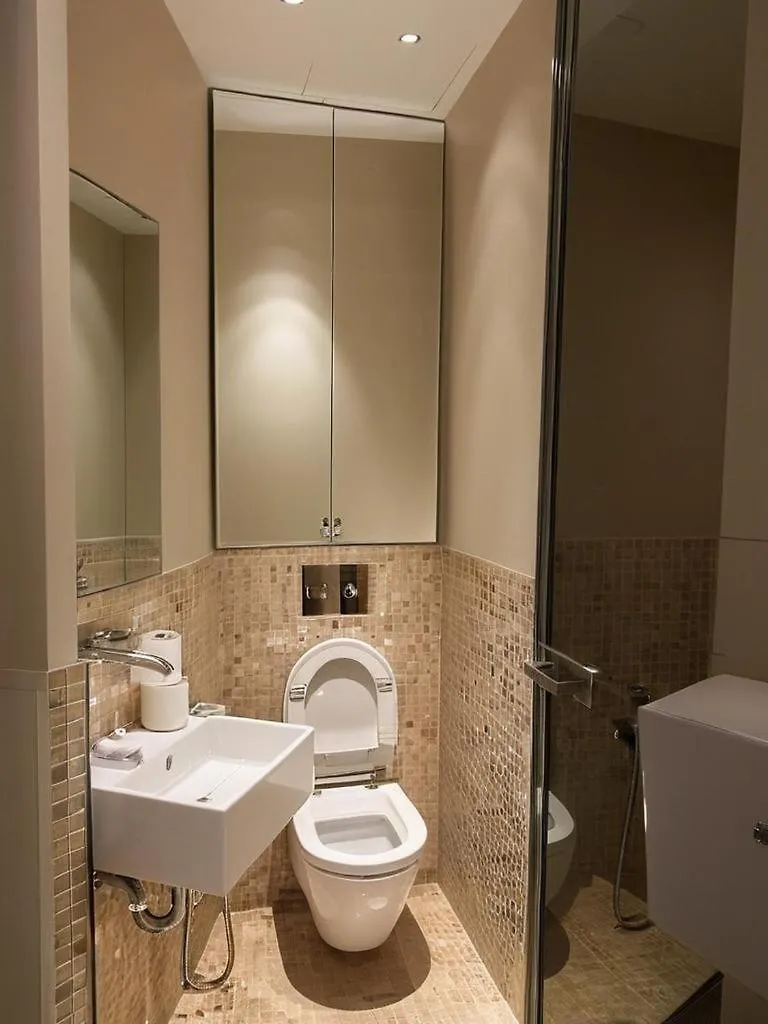 Luxe Accommodation On The Champs-Elysees Париж