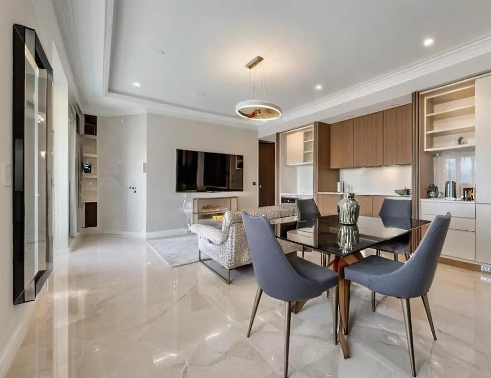 דירה פריז Luxe Accommodation On The Champs-Elysees צרפת
